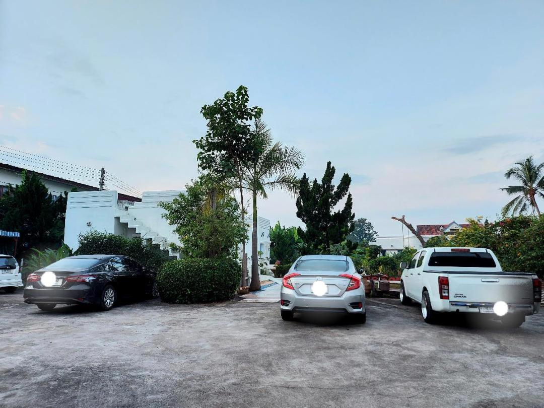 Scenic Riverside Resort Kamphaeng Phet Extérieur photo